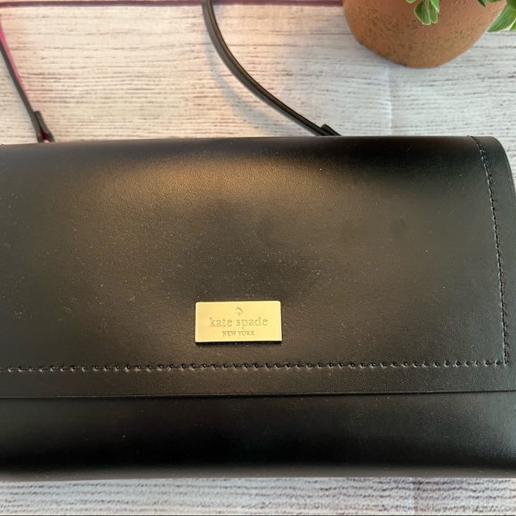 Kate Spade Crossbody Phone Purse - Picture 2 of 8
